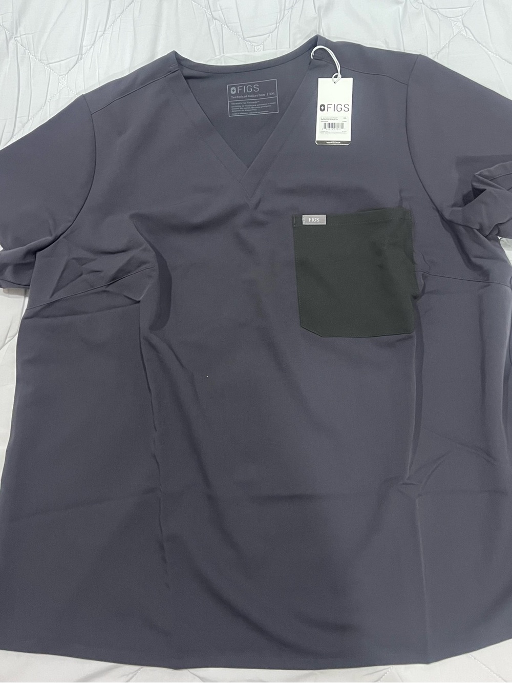 Figs Women's V-Neck Scrub Top in Slate with Black Pocket